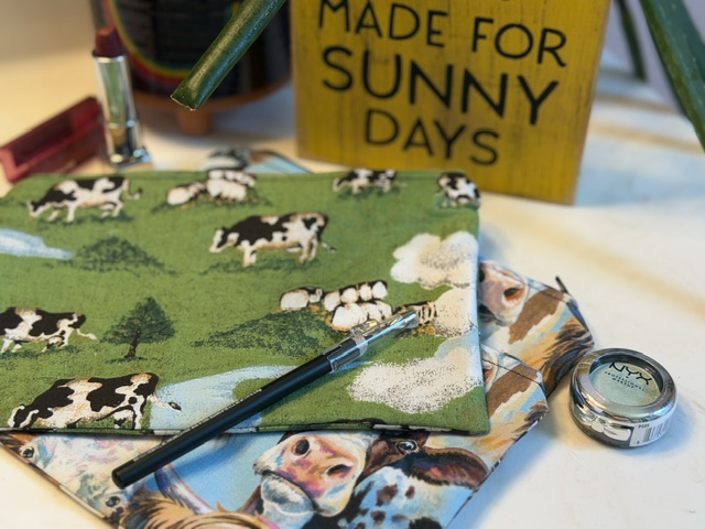 Handmade Zipper Pouches | Farmhouse Cosmetic & Travel Bags - Image 9
